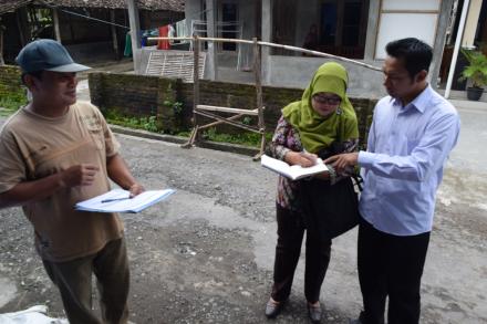TPK Desa Survei Calon Penerima Dana Perbaikan Rumah Tidak Layak Huni